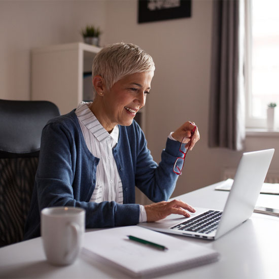 lady on laptop